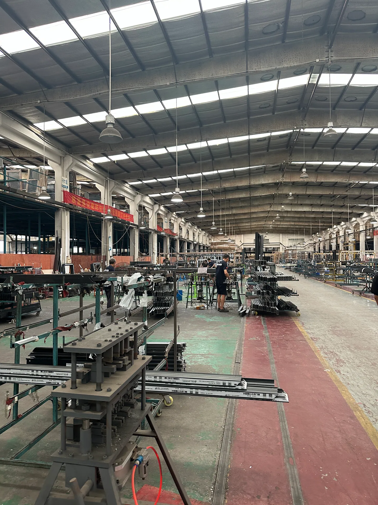Home 3 Foshan manufacturing floor reviewed during supplier verification and production planning